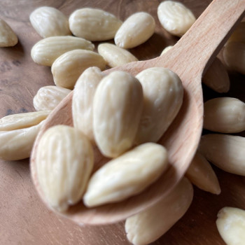 Migdały blanszowane, całe, Migdały premium, naturalne - HiFOOD